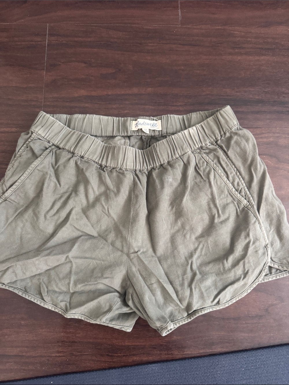 Madewell Olive Green Elastic-Waist Athletic Shorts